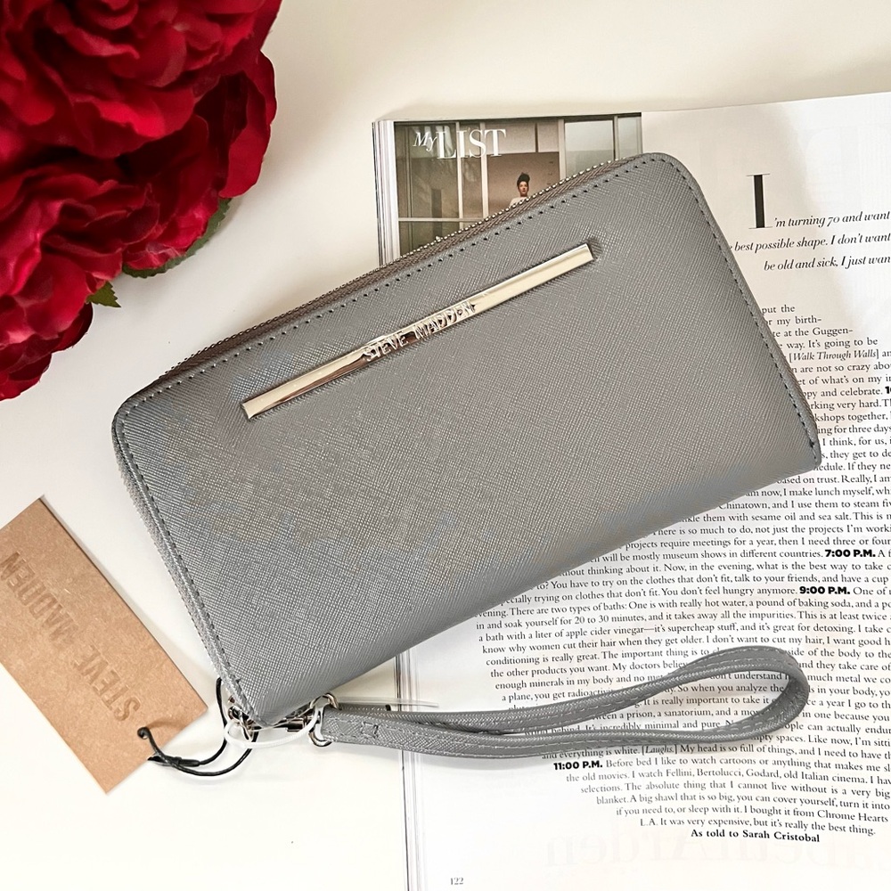 New Steve Madden Gray Large Wallet Case Wristlet